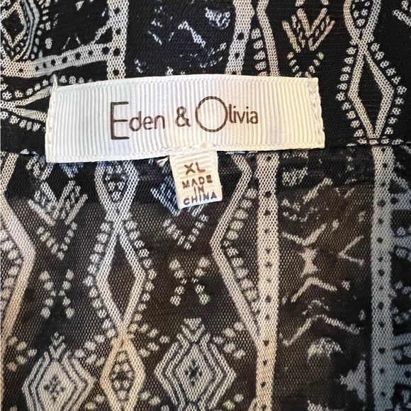 XL Eden & Olivia Patterned Button Down Top Black White Long Sleeve Shirt Women’s - Picture 6 of 9
